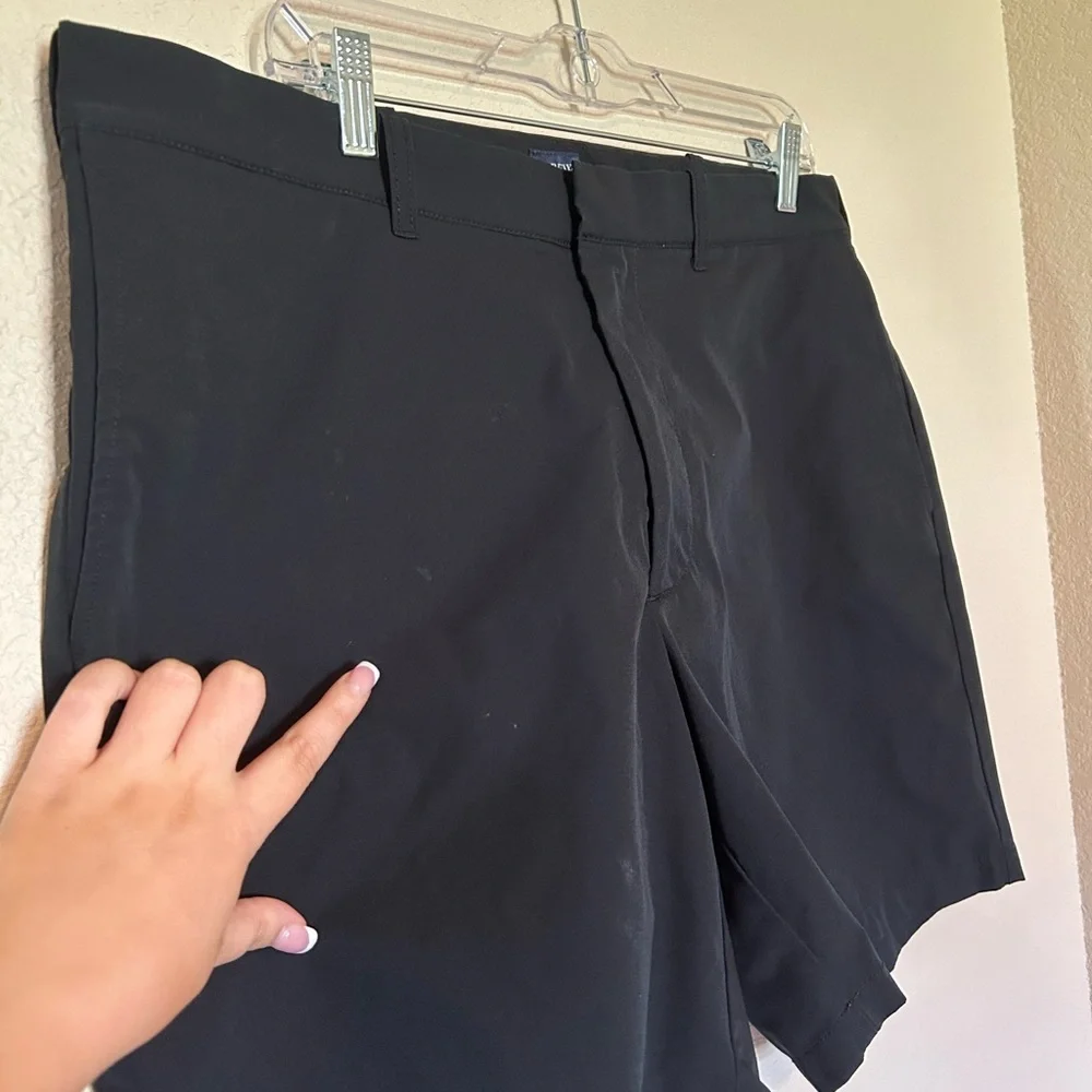 J. Crew 7” Tech Shorts Black Flat Front Classic Performance Shorts Size 35